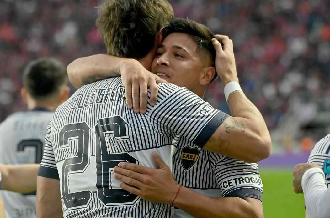 LOZANO Y MERENTIEL PARA LA VICTORIA DEL XENEIZE EN EL CLÁSICO San Lorenzo 0-2 Boca LOZANO Y MERENTIEL PARA LA VICTORIA DEL XENEIZE EN EL CLÁSICO San Lorenzo 0-2 Boca